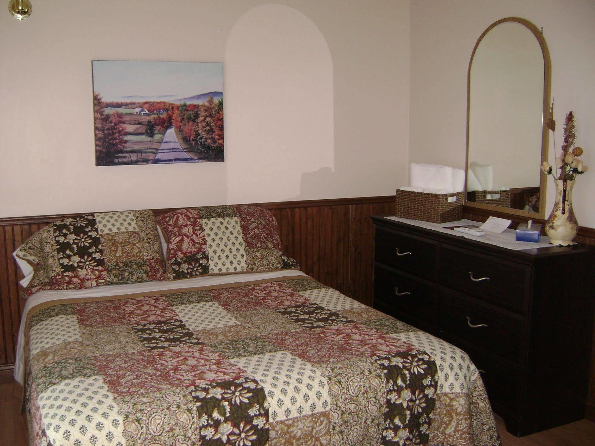 Hotel Sous La Croix 152725 Tadoussac Luaran gambar